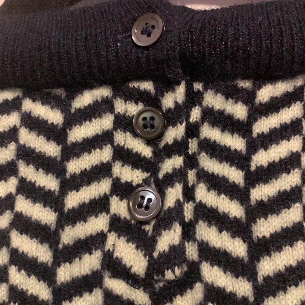 J.Crew Cashmere Sweater - size M - Picture 4 of 6
